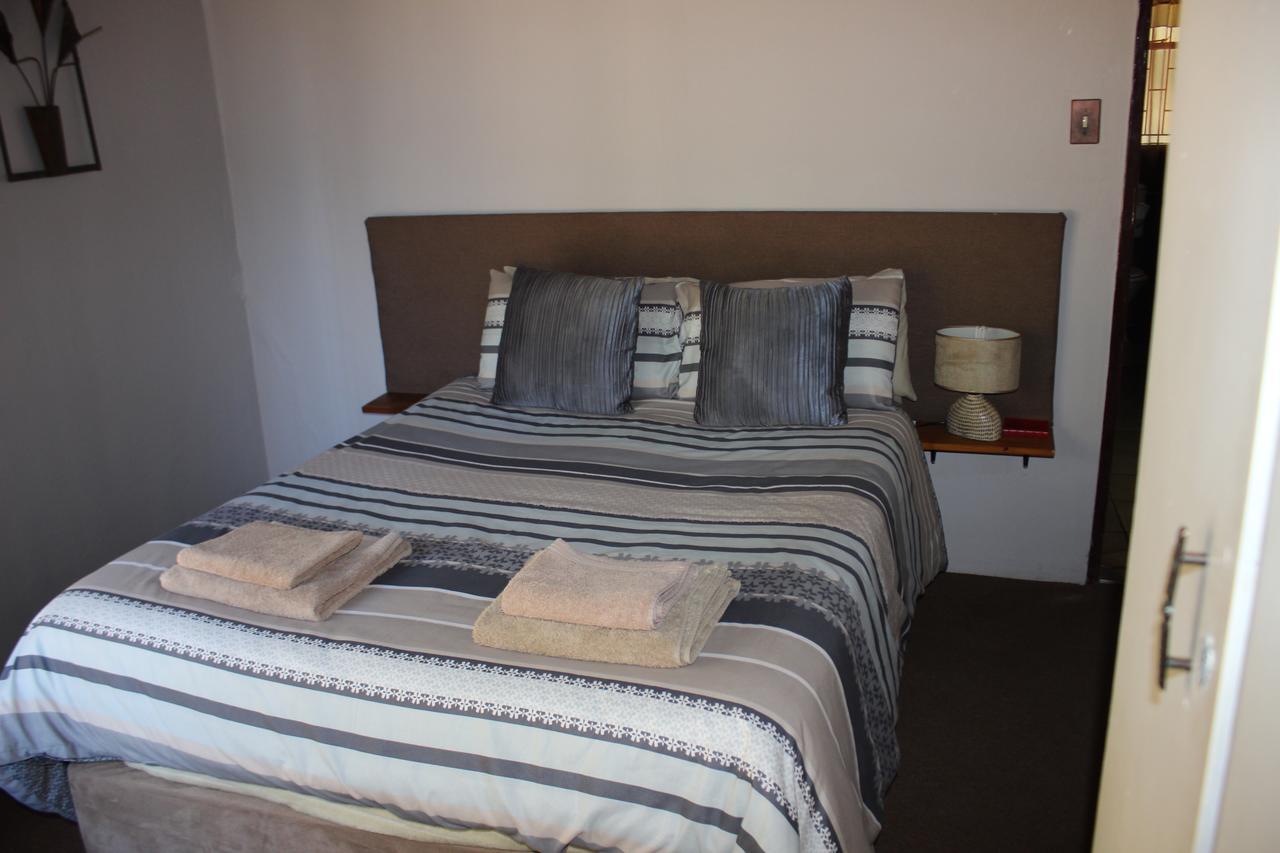 Little Rock Resort Ladybrand Extérieur photo